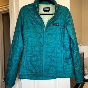 Patagonia teal lightweight zip up jacket